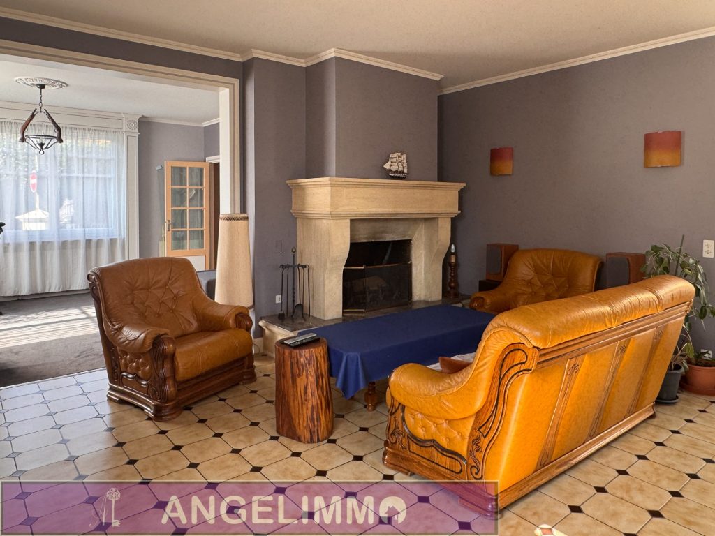 GRANDE MAISON À 2 PAS DE LA GARE-FRANCONVILLE