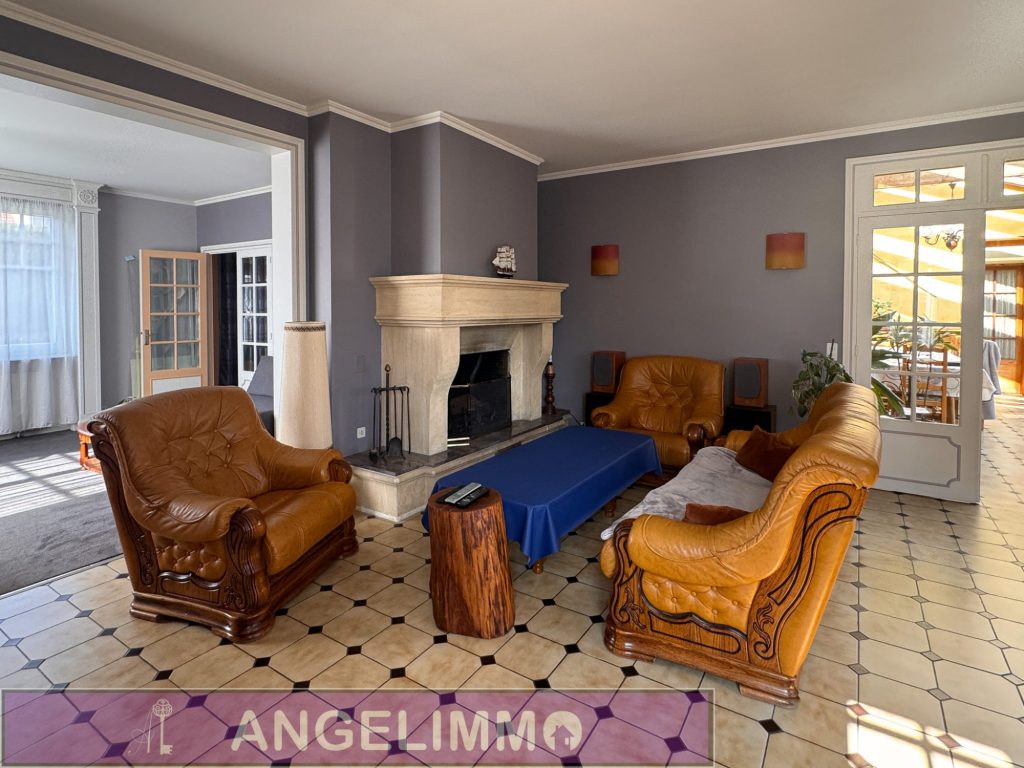 GRANDE MAISON À 2 PAS DE LA GARE-FRANCONVILLE