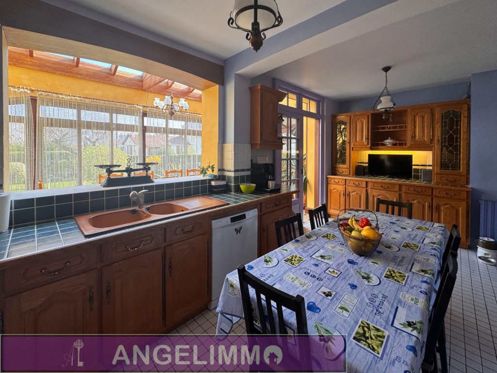 GRANDE MAISON À 2 PAS DE LA GARE-FRANCONVILLE