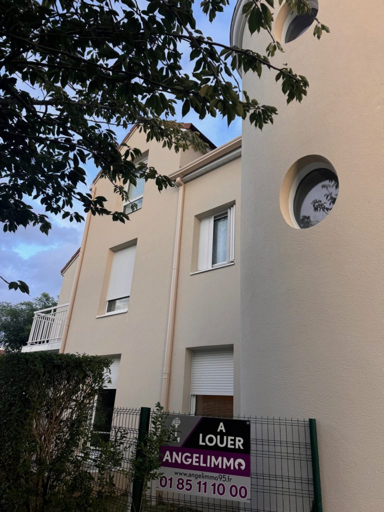 Grand 2 pièces avec terrasse à louer